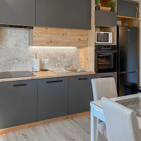Holiday home Amazing In With Wifi Split